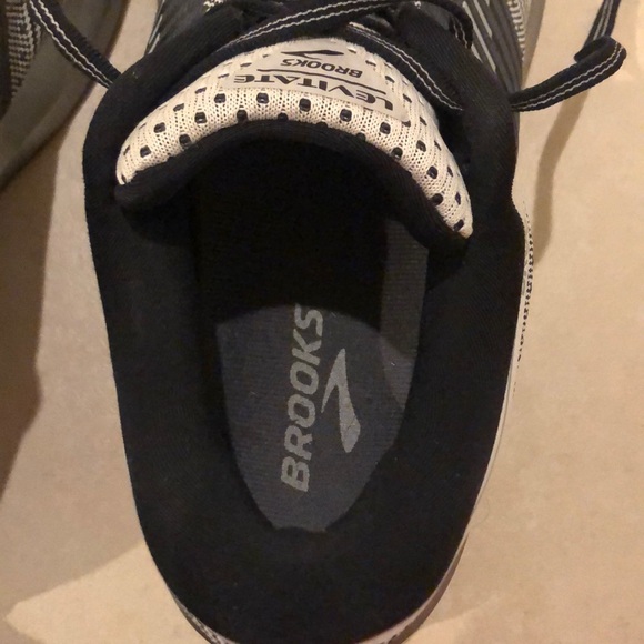 Men’s Brooks Running shoes - Picture 4 of 6